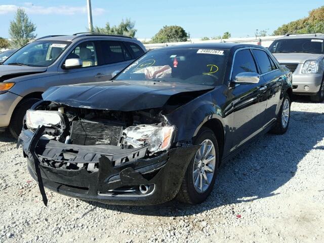 2C3CCAEG5DH575068 - 2013 CHRYSLER 300C BLACK photo 2