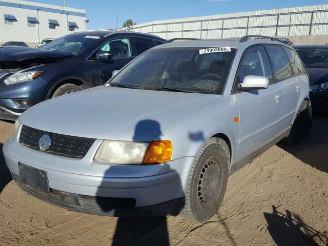 WVWNA63B1WE389083 - 1998 VOLKSWAGEN PASSAT GLS GRAY photo 2