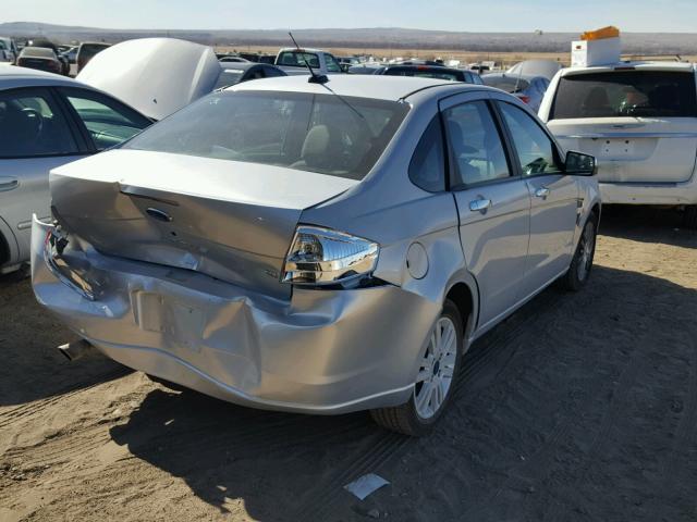 1FAHP35N68W292742 - 2008 FORD FOCUS SE SILVER photo 4