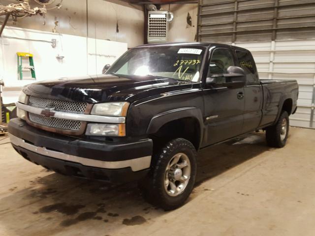 1GCHK29U75E277737 - 2005 CHEVROLET SILVERADO BLACK photo 2