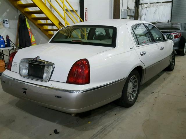 1LNHM82W3YY884029 - 2000 LINCOLN TOWN CAR S BEIGE photo 4