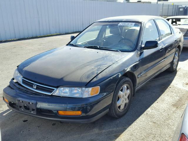 1HGCE6660SA018509 - 1995 HONDA ACCORD EX GREEN photo 2