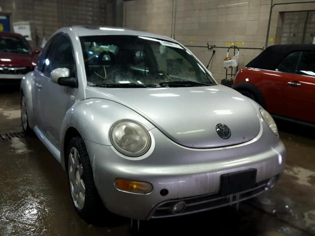 3VWDC21C71M418550 - 2001 VOLKSWAGEN NEW BEETLE 银色 照片 1