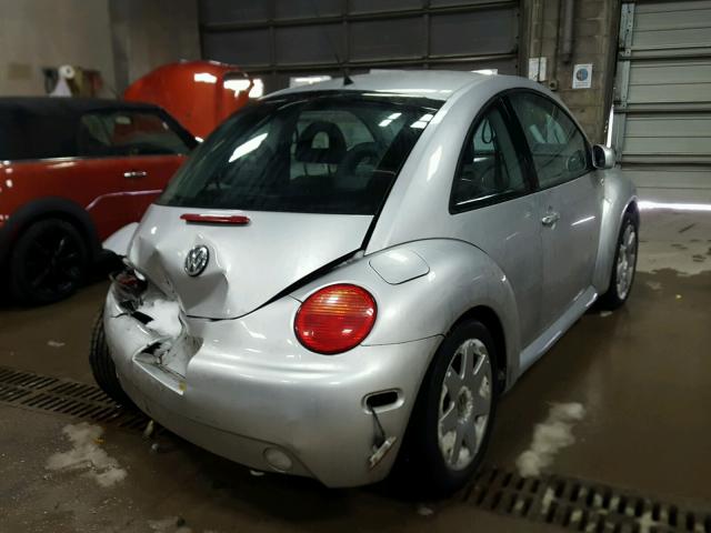 3VWDC21C71M418550 - 2001 VOLKSWAGEN NEW BEETLE 银色 照片 4