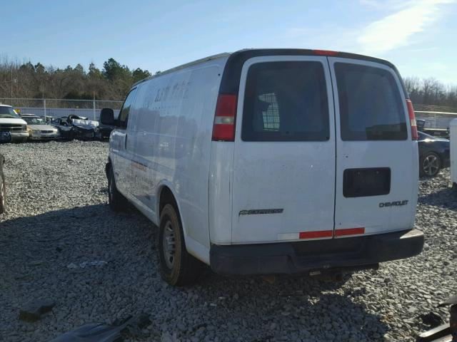 1GCHG35U751144741 - 2005 CHEVROLET EXPRESS G3 WHITE photo 3