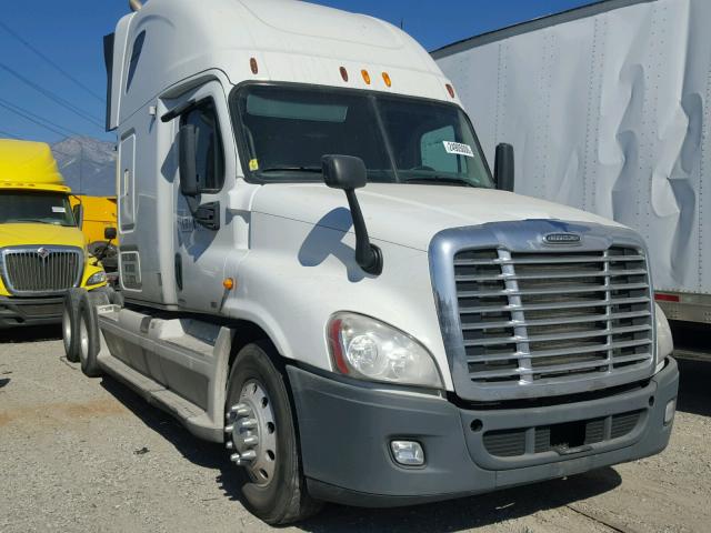 1FUJGLDR1BSAZ6640 - 2011 FREIGHTLINER CASCADIA 1 WHITE photo 1