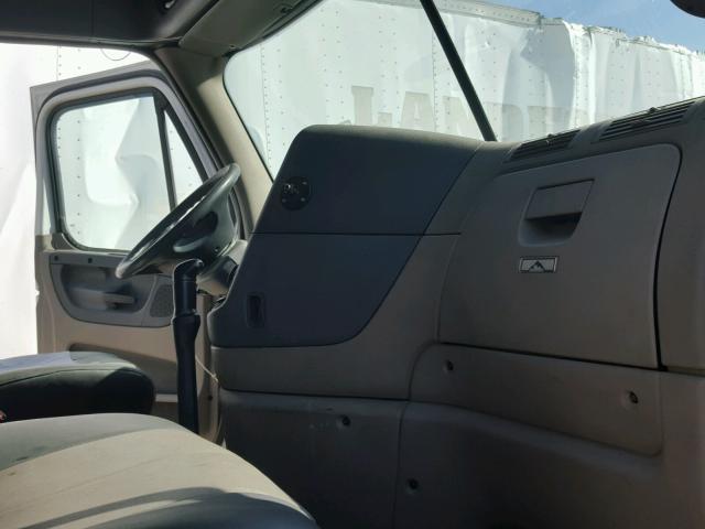 1FUJGLDR1BSAZ6640 - 2011 FREIGHTLINER CASCADIA 1 WHITE photo 5