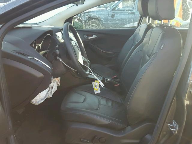 1FADP3N20HL256213 - 2017 FORD FOCUS TITA GRAY photo 5