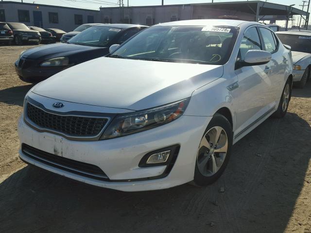 KNAGM4AD8F5078708 - 2015 KIA OPTIMA HYB WHITE photo 2