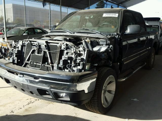 2GCEK13TX61207908 - 2006 CHEVROLET SILVERADO BLACK photo 2