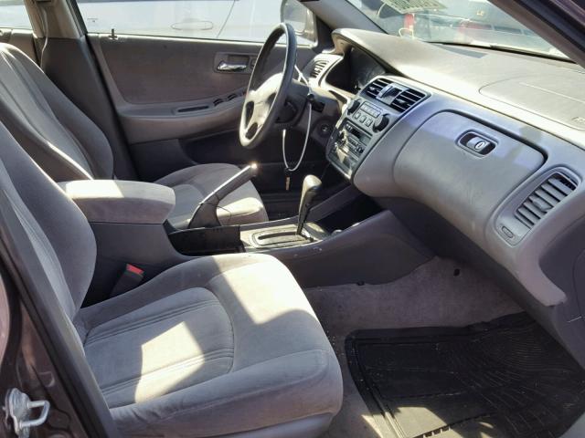 1HGCG5646XA027659 - 1999 HONDA ACCORD LX GRAY photo 5