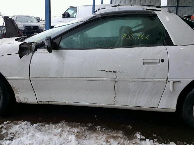 2G1FP22K7X2120556 - 1999 CHEVROLET CAMARO WHITE photo 9