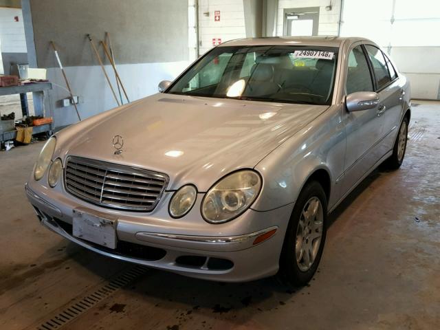 WDBUF65J43A163493 - 2003 MERCEDES-BENZ E 320 SILVER photo 2