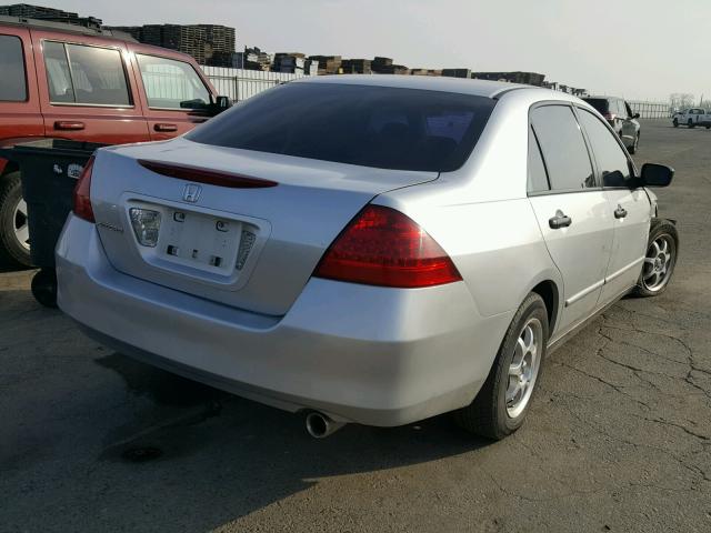 1HGCM56106A013737 - 2006 HONDA ACCORD VAL SILVER photo 4