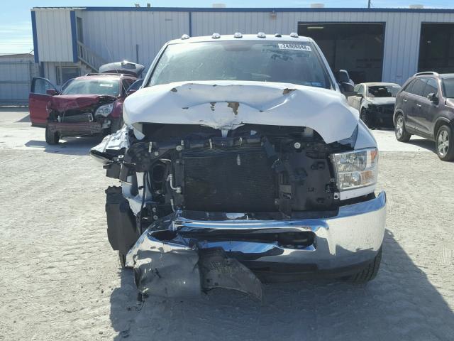 3C63RRGL4JG120251 - 2018 RAM 3500 ST WHITE photo 9