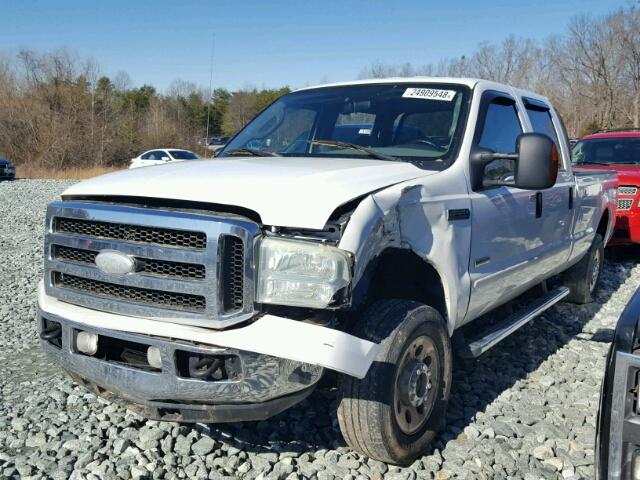 1FTSW21P15EA28835 - 2005 FORD F250 SUPER WHITE photo 2