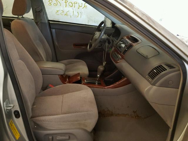 4T1BE30K73U733829 - 2003 TOYOTA CAMRY LE SILVER photo 5