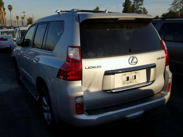 JTJJM7FX4A5011946 - 2010 LEXUS GX PREMIUM SILVER photo 3