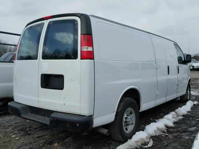 1GCWGGCA0E1182819 - 2014 CHEVROLET EXPRESS G2 WHITE photo 4