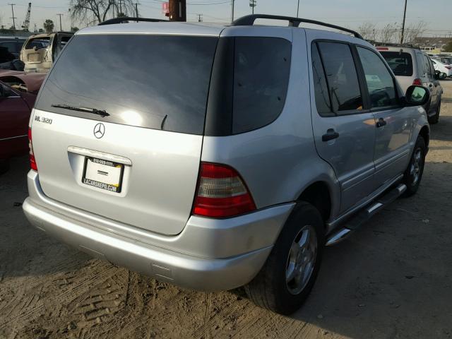 4JGAB54EXYA202749 - 2000 MERCEDES-BENZ ML 320 SILVER photo 4