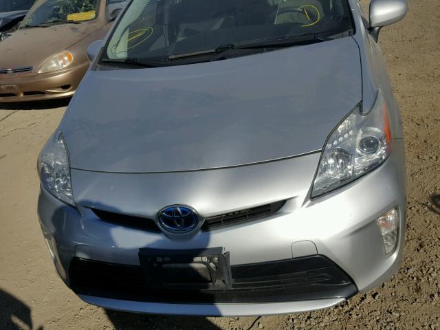 JTDKN3DU0D5543799 - 2013 TOYOTA PRIUS SILVER photo 9