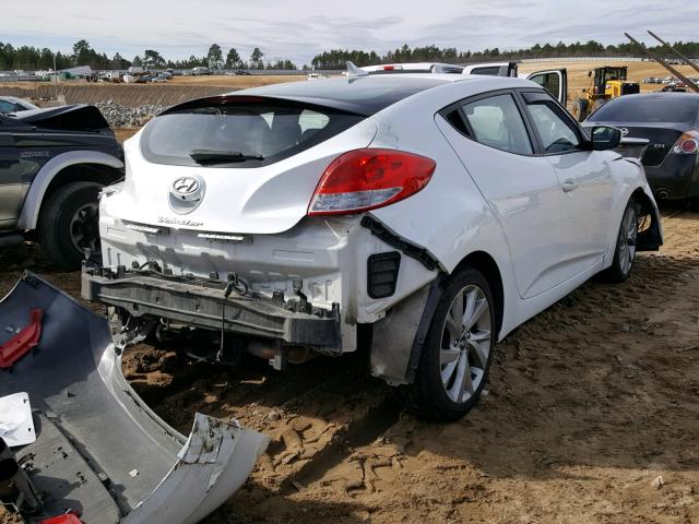 KMHTC6AD1GU270913 - 2016 HYUNDAI VELOSTER B WHITE photo 4