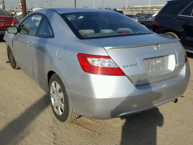 2HGFG12698H513169 - 2008 HONDA CIVIC LX SILVER photo 3