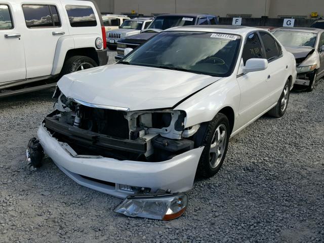 19UUA566X2A042813 - 2002 ACURA 3.2TL WHITE photo 2