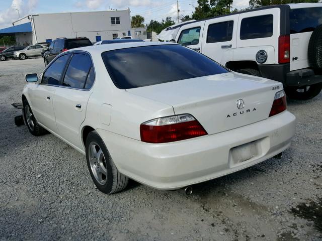 19UUA566X2A042813 - 2002 ACURA 3.2TL WHITE photo 3