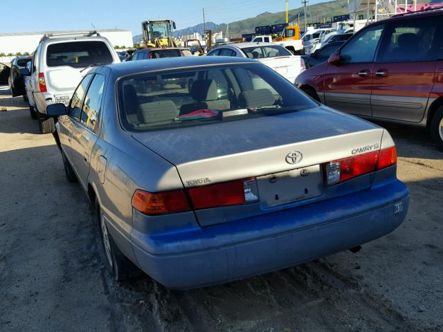 JT2BG22K210579131 - 2001 TOYOTA CAMRY CE GRAY photo 3