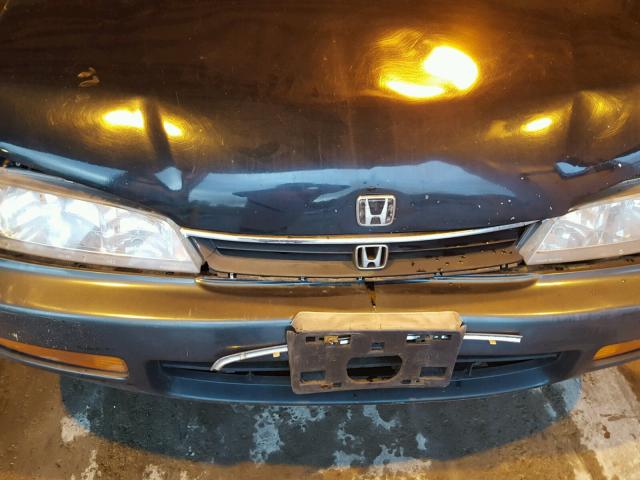 1HGCD5633VA019242 - 1997 HONDA ACCORD LX GREEN photo 7