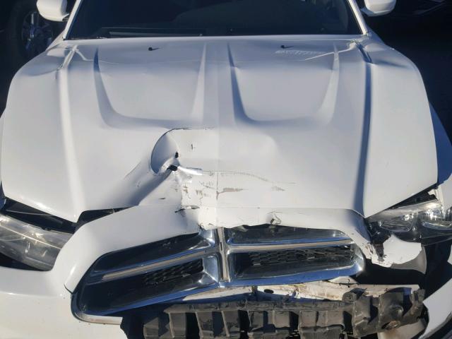 2B3CL3CG3BH607931 - 2011 DODGE CHARGER WHITE photo 7