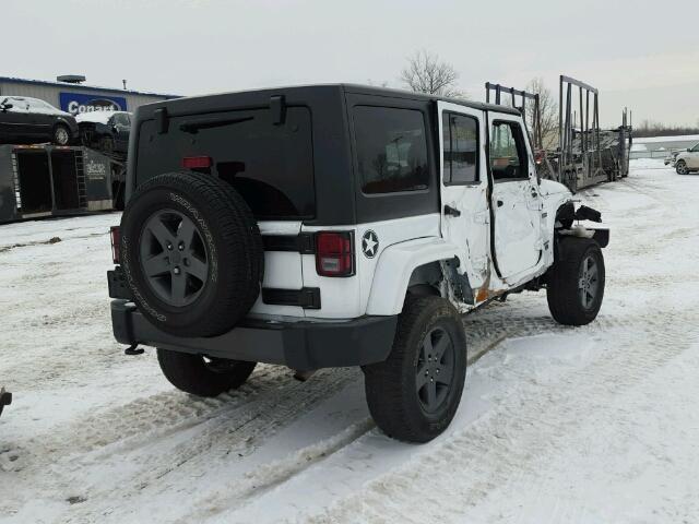 1C4BJWDG2GL181045 - 2016 JEEP WRANGLER U WHITE photo 4