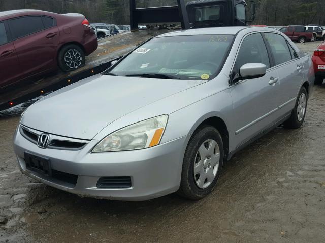 1HGCM56437A158802 - 2007 HONDA ACCORD LX SILVER photo 2