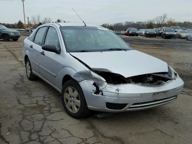 1FAFP34N16W180663 - 2006 FORD FOCUS ZX4 GRAY photo 1