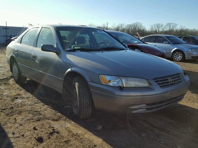 4T1BG22K9WU366678 - 1998 TOYOTA CAMRY CE BEIGE photo 1