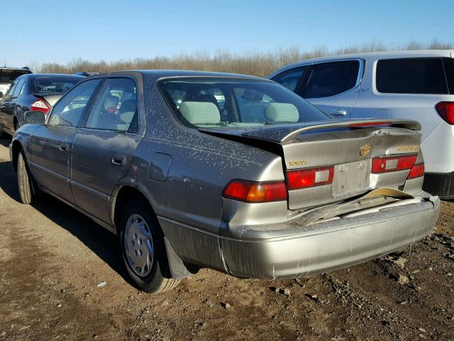 4T1BG22K9WU366678 - 1998 TOYOTA CAMRY CE BEIGE photo 3