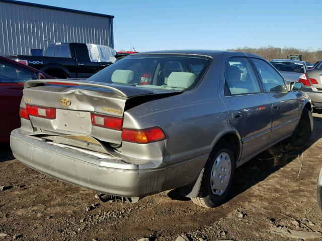 4T1BG22K9WU366678 - 1998 TOYOTA CAMRY CE BEIGE photo 4