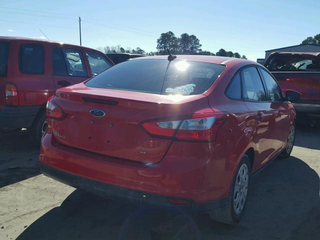 1FAHP3F27CL274930 - 2012 FORD FOCUS SE RED photo 4