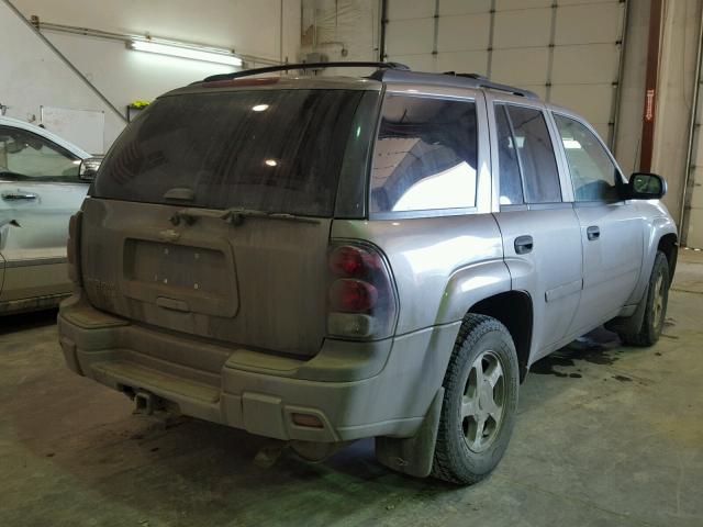 1GNDT13SX62301990 - 2006 CHEVROLET TRAILBLAZE GRAY photo 4