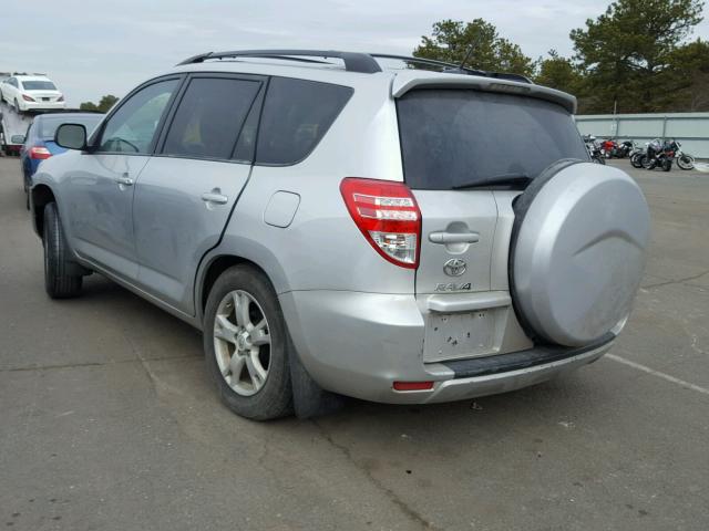 2T3BF4DV7CW203343 - 2012 TOYOTA RAV4 SILVER photo 3