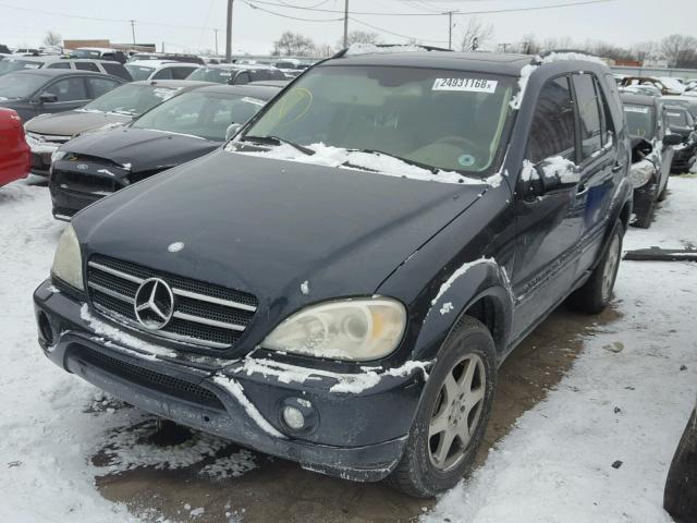 4JGAB75E82A343918 - 2002 MERCEDES-BENZ ML 500 BLUE photo 2