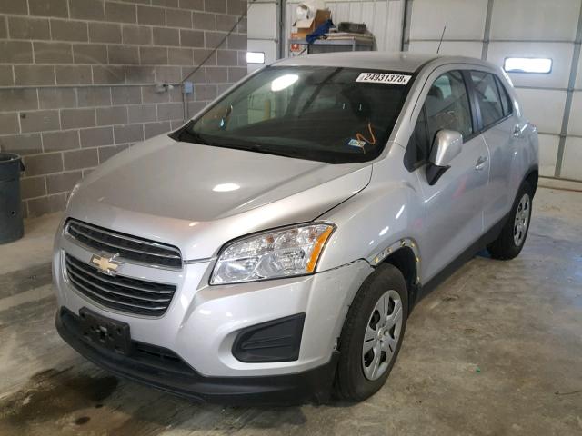 KL7CJKSB6FB204218 - 2015 CHEVROLET TRAX LS SILVER photo 2