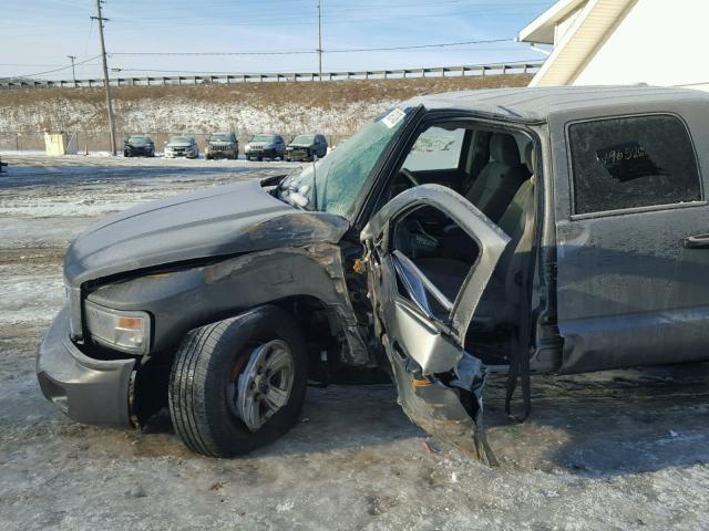 1D3HW48N08S516956 - 2008 DODGE DAKOTA QUA GRAY photo 9