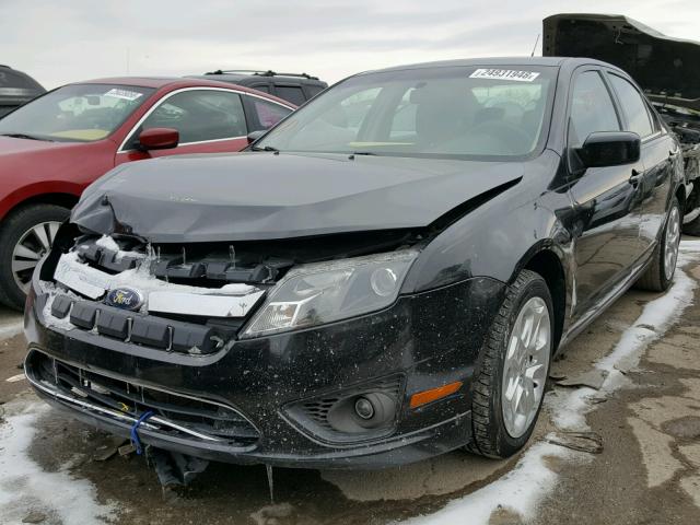 3FAHP0HG1AR275738 - 2010 FORD FUSION SE BLACK photo 2