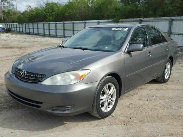 4T1BE32K04U895283 - 2004 TOYOTA CAMRY LE CHARCOAL photo 2