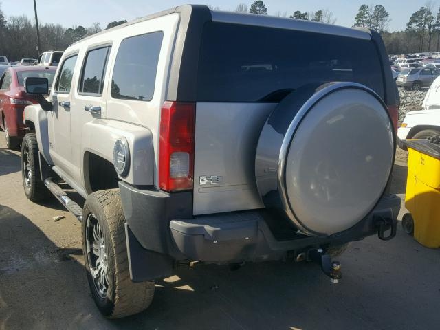 5GTDN136968321403 - 2006 HUMMER H3 SILVER photo 3