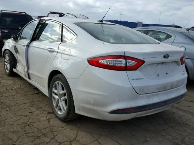 1FA6P0HD2G5125744 - 2016 FORD FUSION SE WHITE photo 3