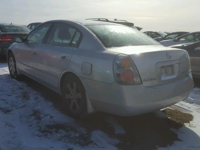 1N4AL11D13C267840 - 2003 NISSAN ALTIMA BAS SILVER photo 3