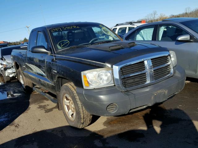 1D7HW22K75S203075 - 2005 DODGE DAKOTA ST BLACK photo 1